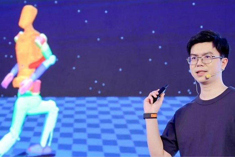 天才少年稚晖君Galaxy银河机器人走路进场！AI模型做大脑，目标售价20万以内